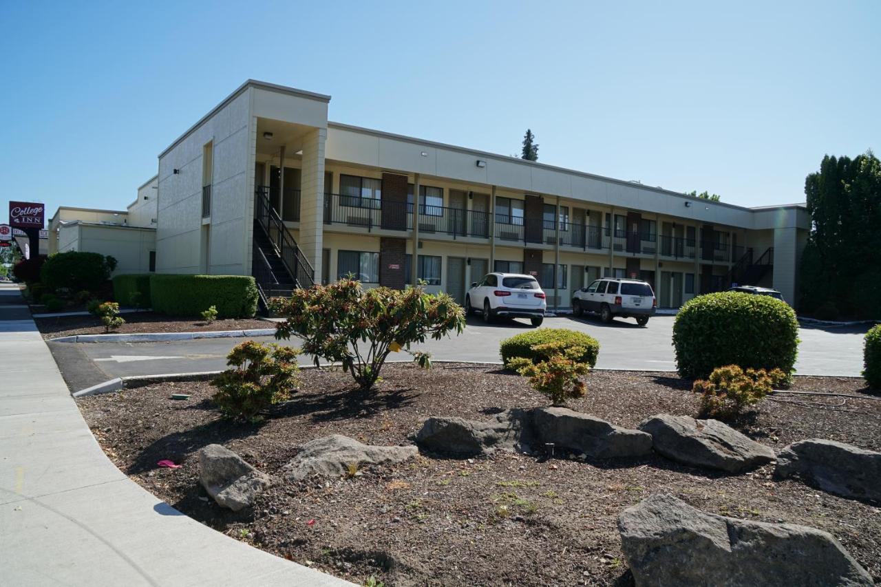 College Inn Monmouth Exterior photo